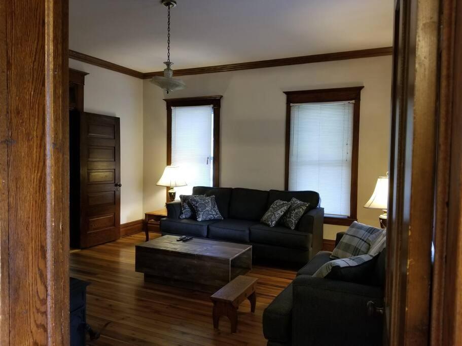 Basecampwv-Durbin. Spacious 4 Bedroom House W/Yard Dış mekan fotoğraf