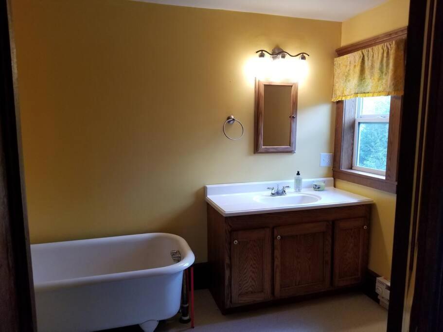Basecampwv-Durbin. Spacious 4 Bedroom House W/Yard Dış mekan fotoğraf