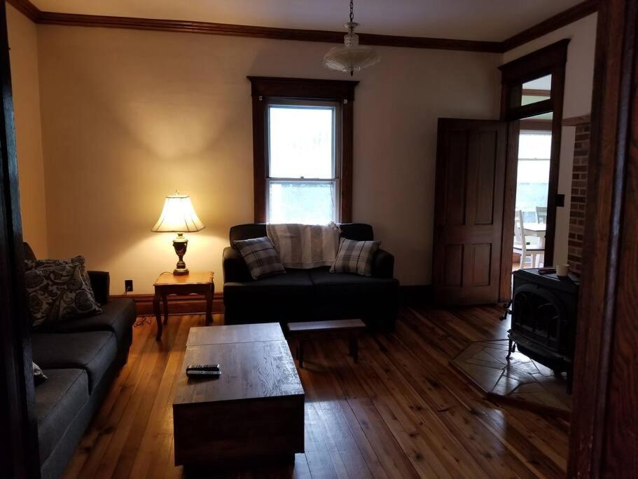 Basecampwv-Durbin. Spacious 4 Bedroom House W/Yard Dış mekan fotoğraf